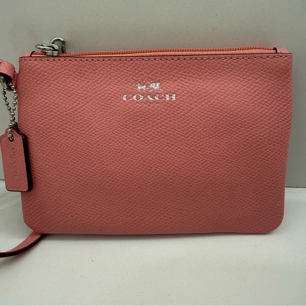 Coach Wristlet Pebbled Leather Light Pink Classic Bag Luxury Corner Zip